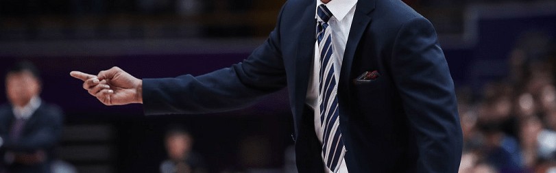  尼斯主帅赛后炮轰裁判，争议判罚引发舆论风波  