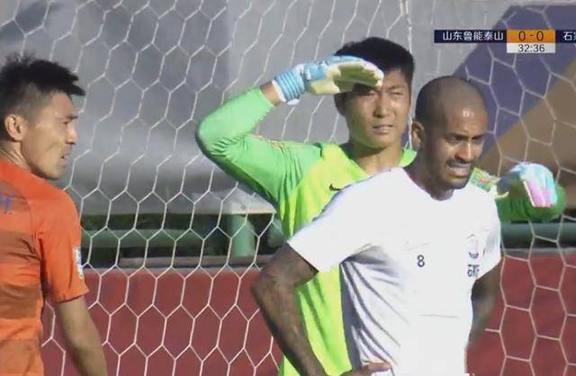  科隆门将神扑两点球助球队逼平拜仁  