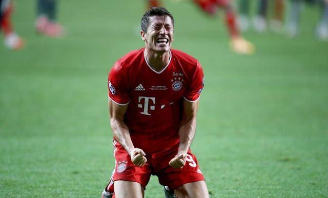  法甲半程最佳阵容，巴黎四将入围引争议  